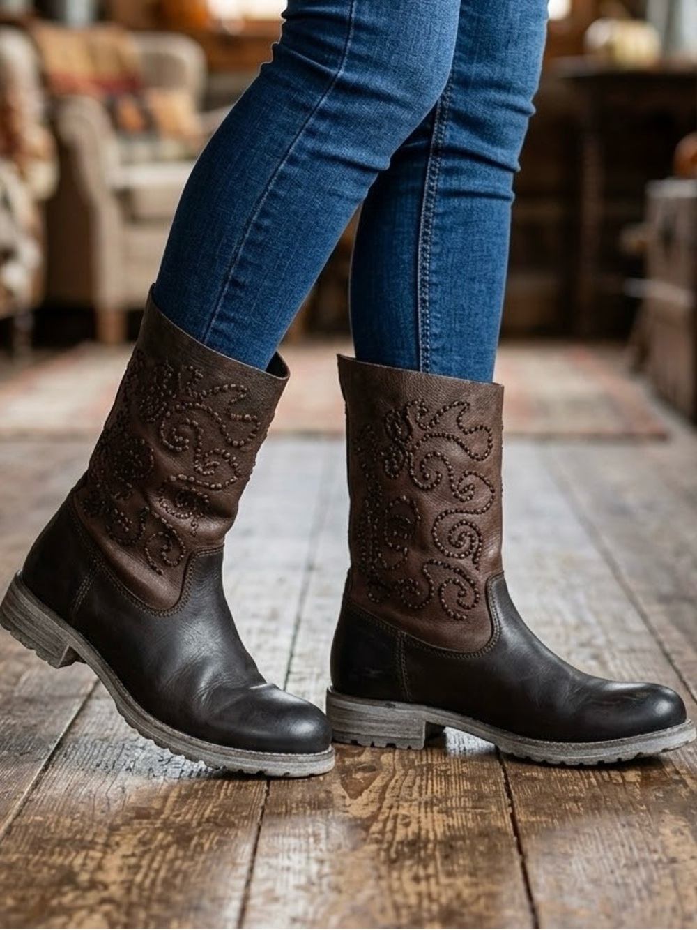 KBR Womans Boots Brown Leather Embroidered Boots Booties 38.5